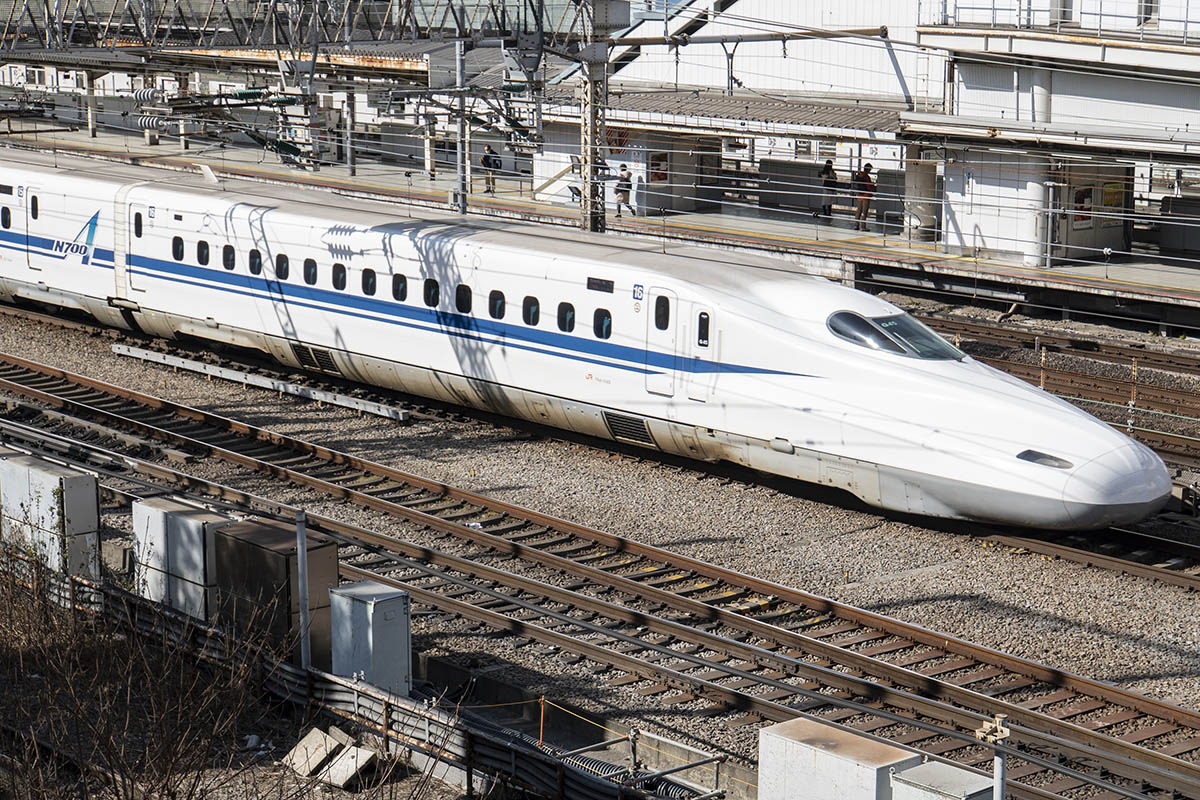 東海道新幹線 ひかりでスプレー噴射５人が痛み 一部区間遅れ｜NHK