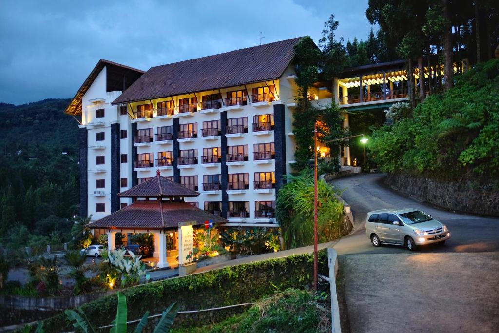 The Grand Hill Resort-Hotel