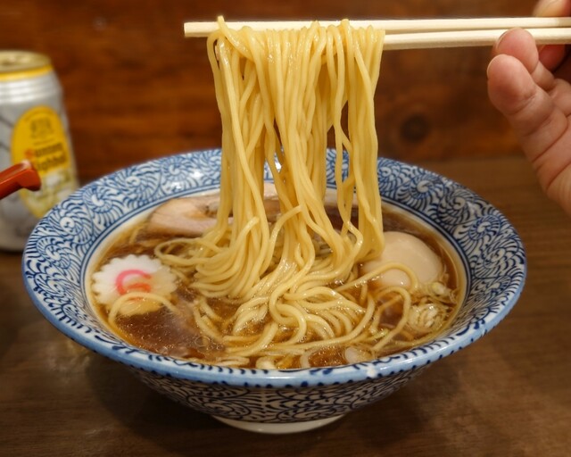 旨味をとことん抽出した中華そばと、台湾ラーメンの肉と脂の食べ応え。国分寺『中華そば ふうみどう』の懐かしくも今っぽい一杯｜さんたつ by 散歩の達人