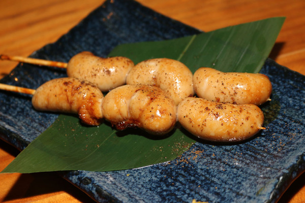 山の黒いダイヤと金の玉で玉包みパイを作ってみた | 野食ハンマープライス