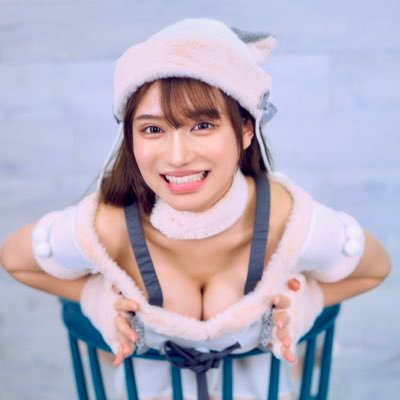 全裸監督 シーズン2』で大注目の女優・佐藤あいり“初”写真集『Prima donna』発売！ –