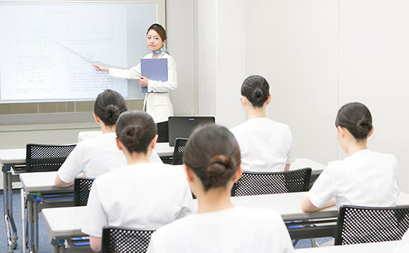 美容業界での前職聞いてみました🤭 女性スタッフの声可愛い美容外科スタッフの日常