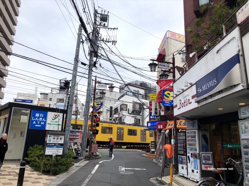 乗り換え》西武池袋線・豊島線、練馬駅から新宿線、野方駅へ。 Nerima Nogata - YouTube