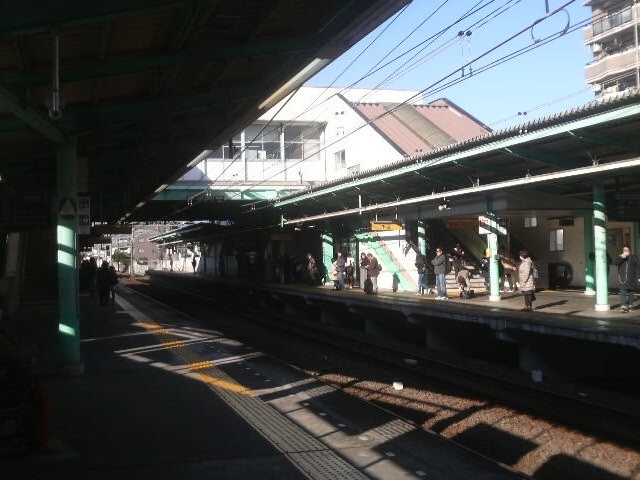 相鉄さがみ野駅から巡礼街道を歩いて座間星谷寺を目指します。途中、巡礼坂を下って栗原巡礼大橋（藤沢座間厚木線）の下を通る。