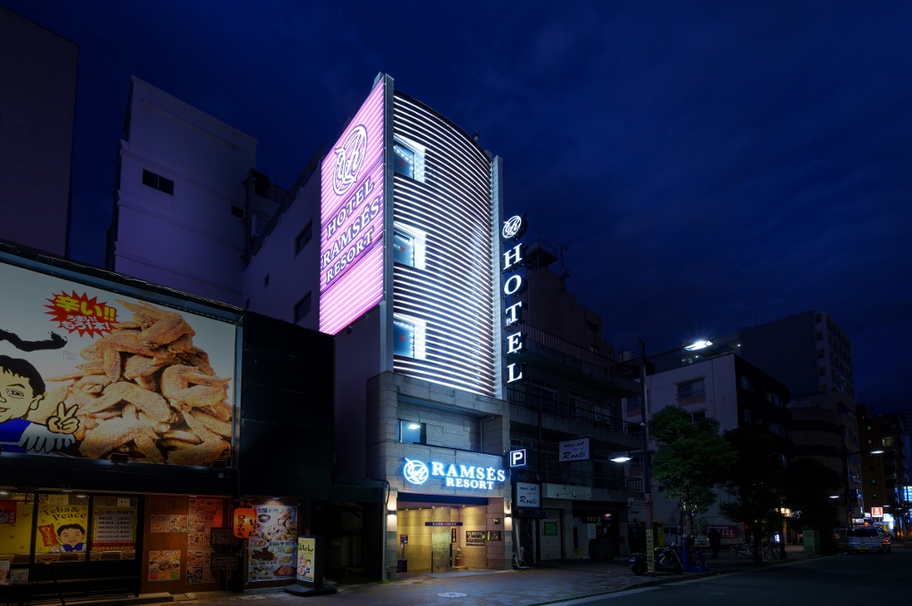 新宿でラブホランキング｜新宿で働く女性20人にアンケート｜ラブホの上野さんのラブホレビュー