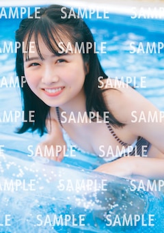 上村ひなの（日向坂46）写真集「そのままで」より。（撮影：藤原宏） - 日向坂46上村ひなの、白ランジェリーで無邪気な笑顔 [画像ギャラリー