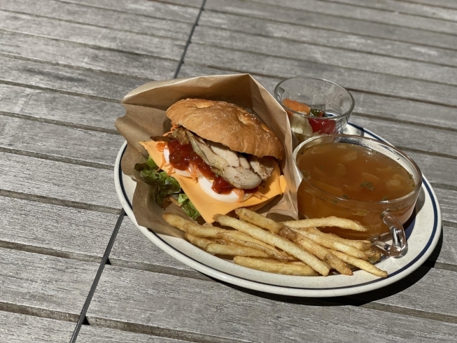 【和歌山グルメ】新店のテイクアウトと海南のまるとみラーメンと大衆食堂と紀三井寺の翔る