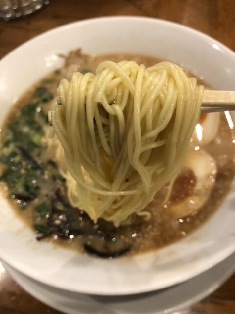 らーめんつけ麺 宗庵 ガツンと豪快！「にんにく入り」剛麺（醤油味）肉のせ大盛り