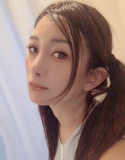 人気熟女AV女優 香取さやかさん -