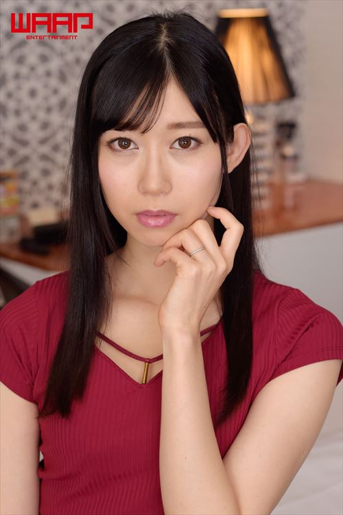 人気声優・上坂すみれ、初の完全撮り下ろし写真集「すみれいろ」発売記念イベントに登壇！見どころ明かす！ | ACTRESS PRESS