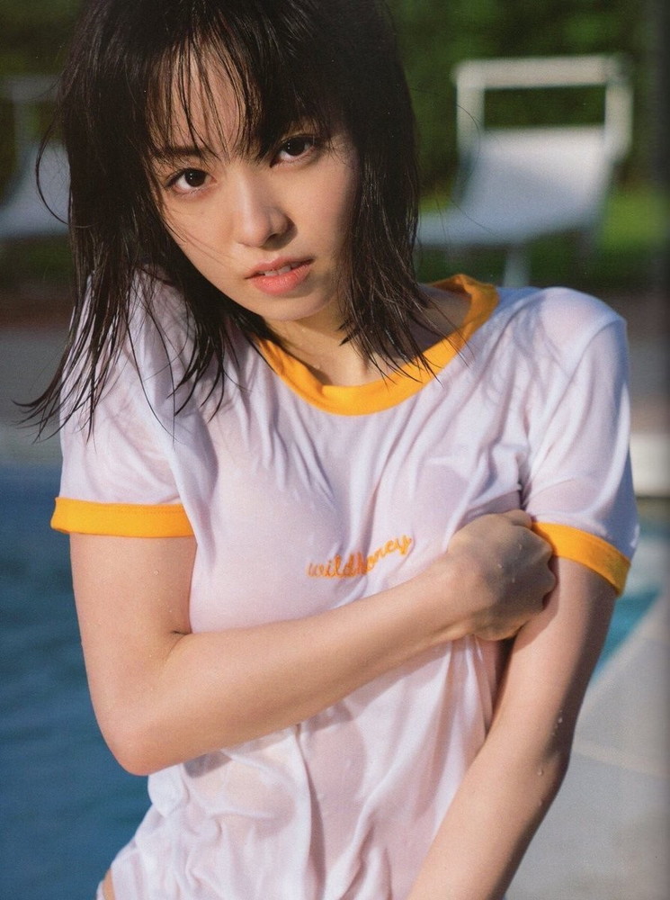 欅坂46渡邉理佐、手ぶらヌード披露！また写真集で脱がされる坂道ｗｗｗ【エロ画像】 - エロ画像ときめき速報