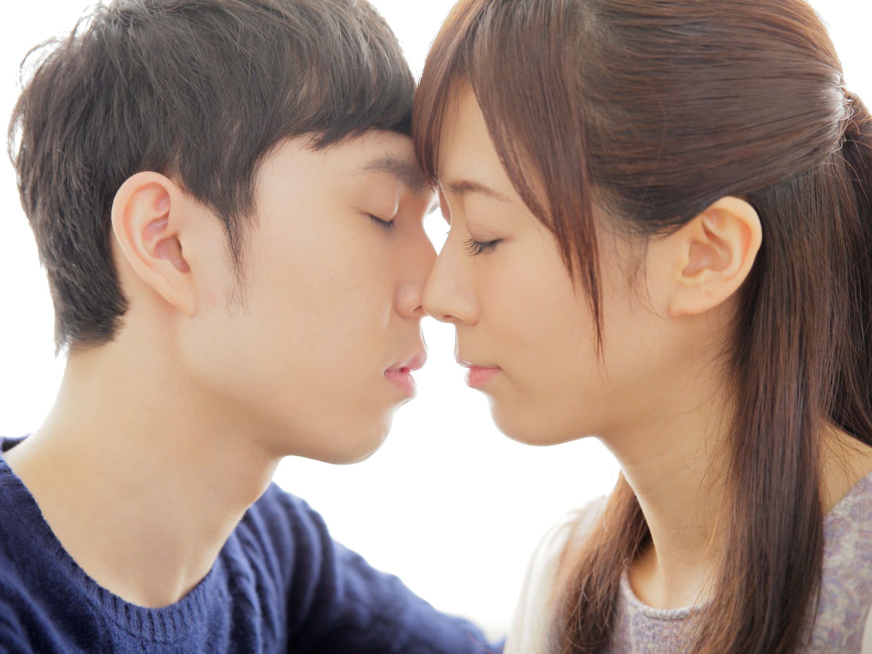 恋人からのキスは場所によって意味が違う？ ほっぺ、おでこ……隠された相手の心理を探る！（ELLEgirl） - Yahoo!ニュース