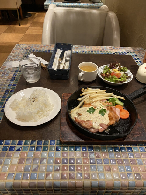 白バラ食堂