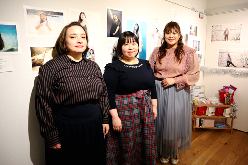 ぽっちゃり女性専門 写真家の写真展【ボディポジティブとかじゃない展】が下北沢で開催｜プラスサイズ（大きいサイズ）の女性のためのライフスタイルマガジン｜colorear(コロレア）