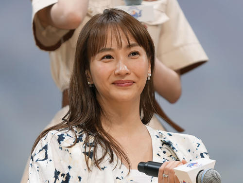 藤本美貴、笑顔で次女と見つめ合う“親子SHOT”に「お姉ちゃんそっくり」「可愛すぎる」 (2021年5月27日) - エキサイトニュース