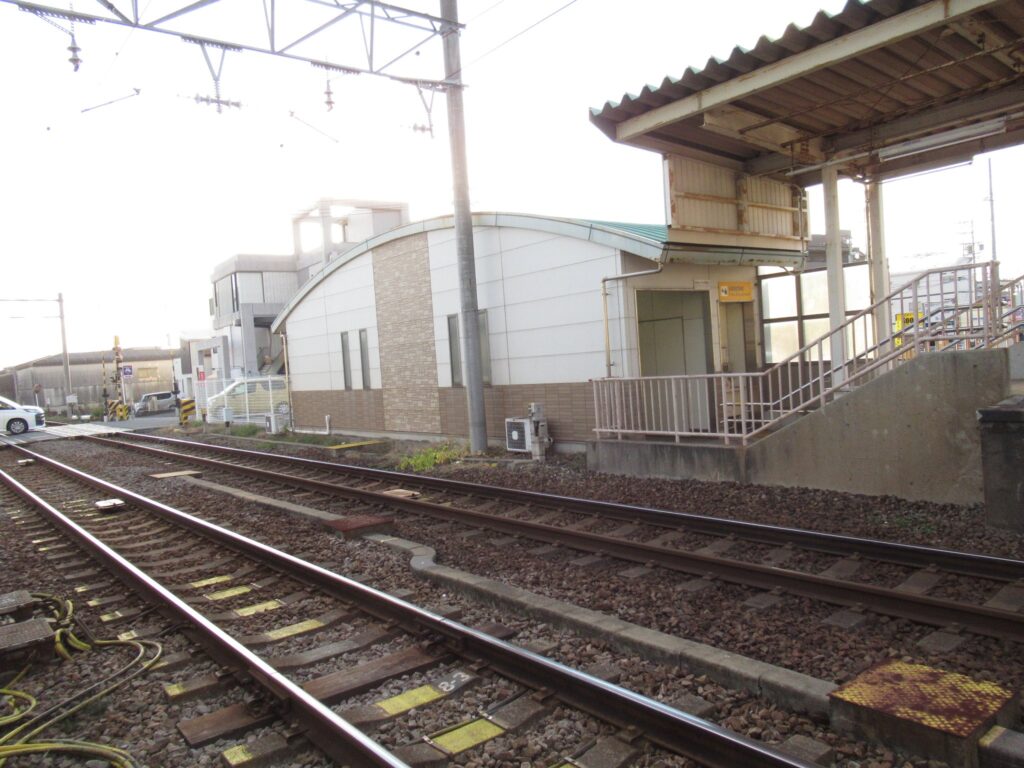 名鉄河和線成岩駅／ホームメイト