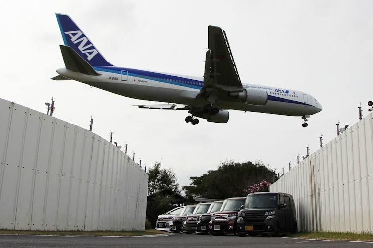 ずっとイク……！】空港勤務のスレンダーお姉さん。CAではないので飛行機には乗らないけど男の上に乗って腰を振るテクはファーストクラス！？  応募素人、初AV撮影 339