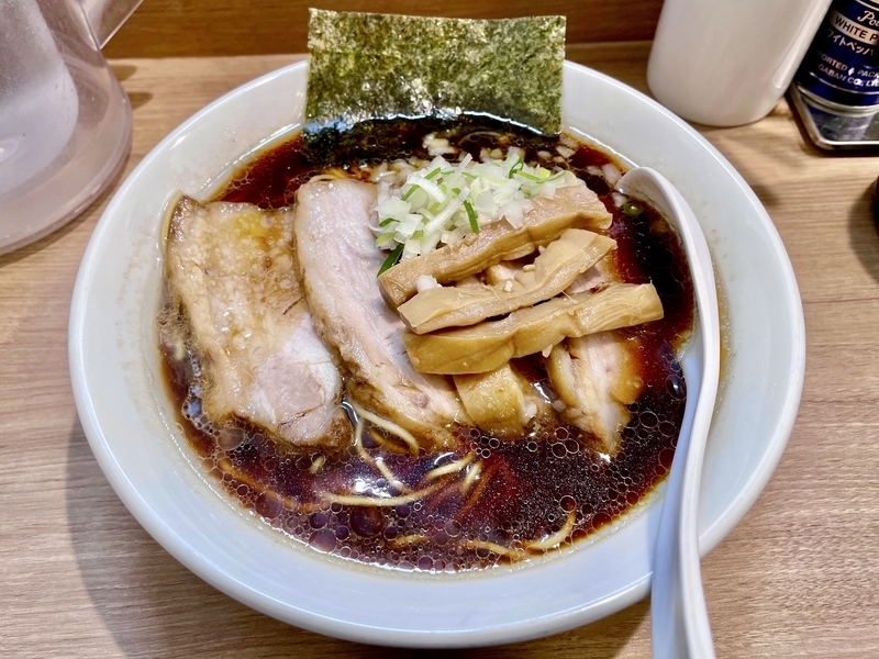 官能的汁無平打麺〔香港麺専科 天記/香港麺/JR元町〕 :