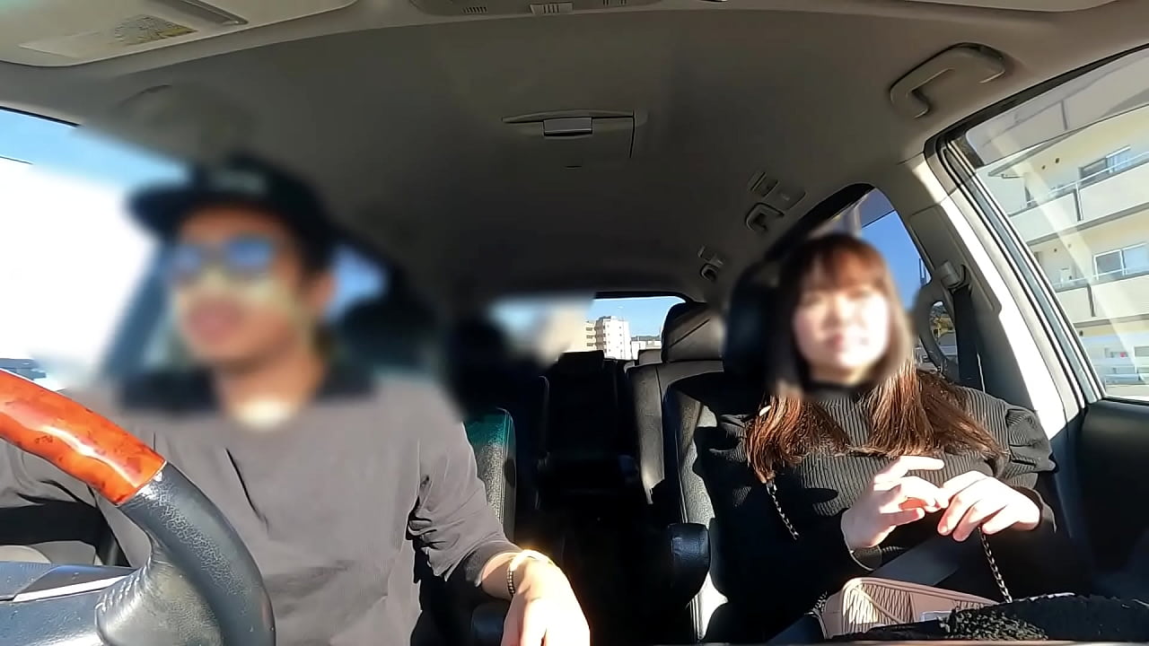 カーセックス経験者に聞いた車内プレイの体験談や注意点・準備したい物とオススメの場所(海・山)