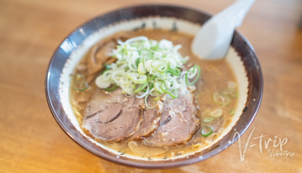 伝統の一杯を味わう！札幌ラーメンの名店「すみれ中の島本店」 - LIVE JAPAN (日本の旅行・観光・体験ガイド)