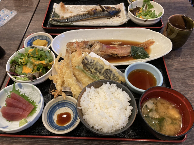 小岩「和食ランチ♪ から揚げ定食・煮魚定食」 わか月