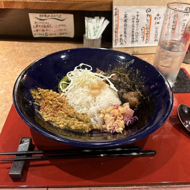 小料理屋の女将が作る新感覚のスパイスカレー 三宮東門街に海鮮スパイスカレーのお店『スパイスカレー 花房』がオープン 神戸市