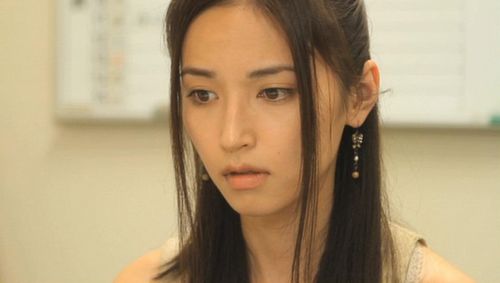 AV女優・作家 紗倉まなさんインタビュー：（上）「誰かの基準」はもうやめる 「今、女という着ぐるみを脱ぎかけています」