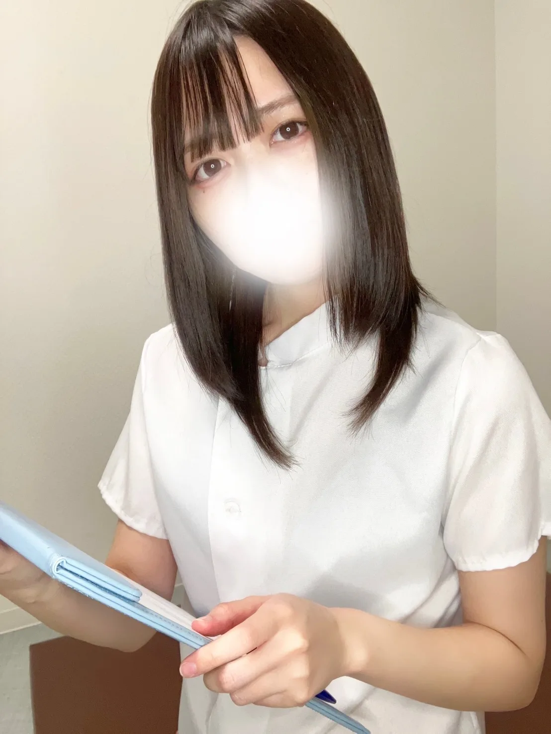 ももクロ・佐々木彩夏、「本日のあーコーデ！」を披露！花柄スニーカー×リボンヘアに「めっちゃおしゃれ！」 - スポーツ報知