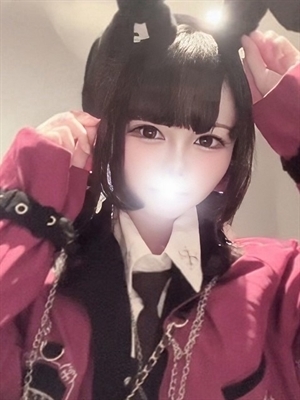 秋葉原コスプレ学園　撮影会の合間に。。。 ＃あきほちゃん　＃きさらちゃん　＃人見知り | TikTok