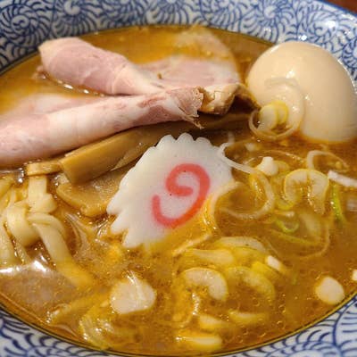 旨味をとことん抽出した中華そばと、台湾ラーメンの肉と脂の食べ応え。国分寺『中華そば ふうみどう』の懐かしくも今っぽい一杯 | antenna[アンテナ]