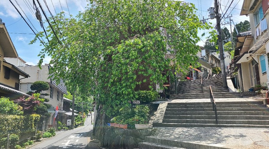 独特な雰囲気 遊廓 生駒新地（宝山寺新地）「奈良のDEEPスポット」でした | 株が好きですが売ったら上がる買ったら下がります。