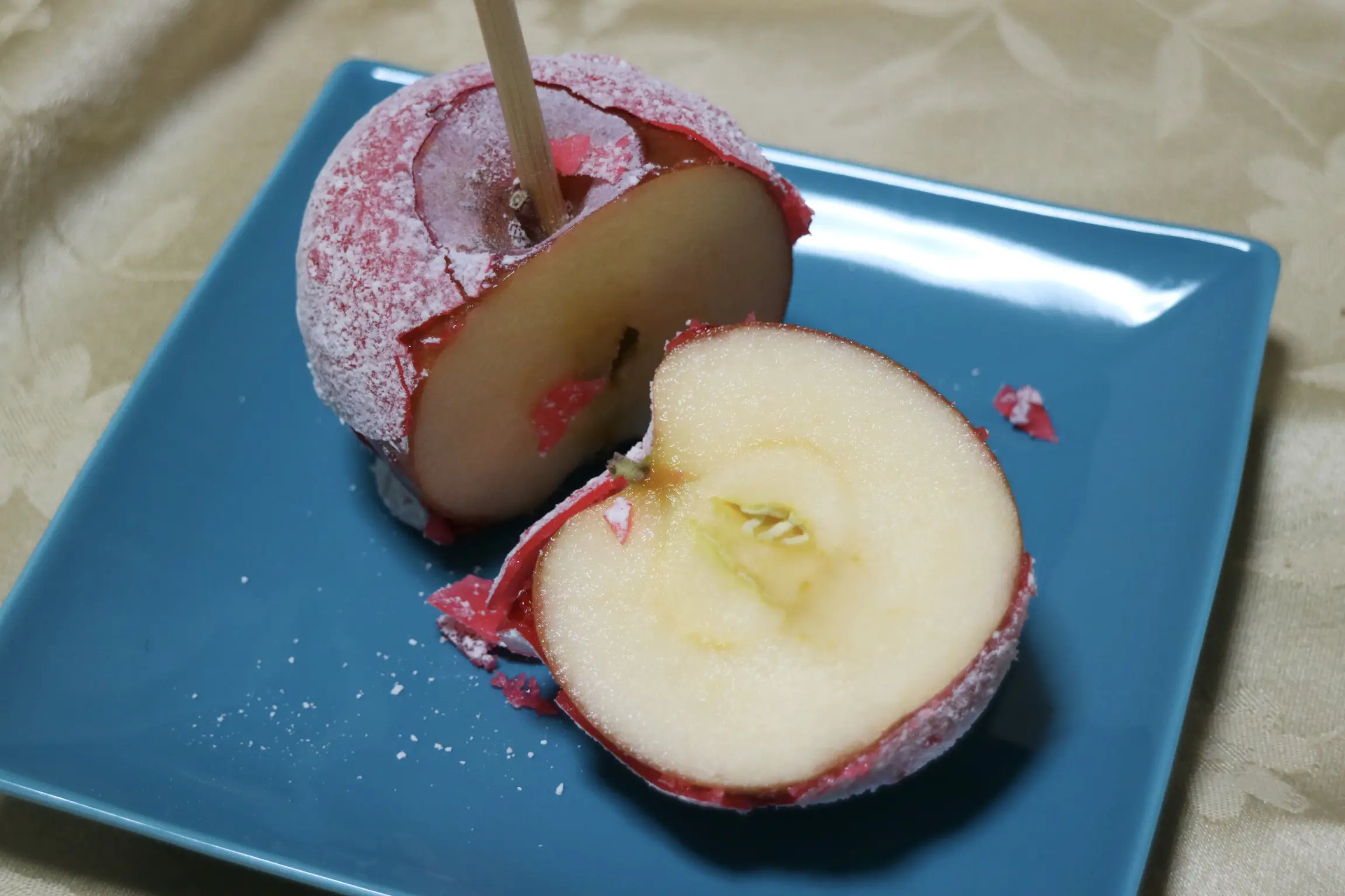 りんご飴専門店「恋するりんご」のりんご飴を食べてみた。 | やまさんのいいとこログ