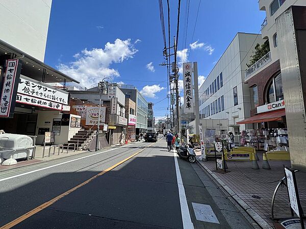 梅田スカイビルのクリスマスツリー、「世界最大級」の看板下ろす 地域に根付いて23年 - 梅田経済新聞