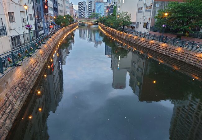 名古屋帯 立涌 紅葉錦文様 濃紺地 多色使い