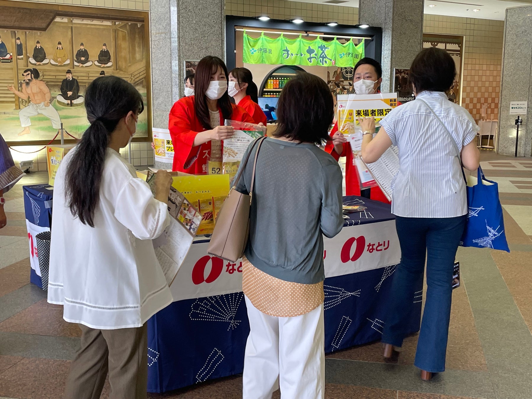 東京モーターショー2019】ブースを華やかに彩るの美しいコンパニオンたち - ライブドアニュース