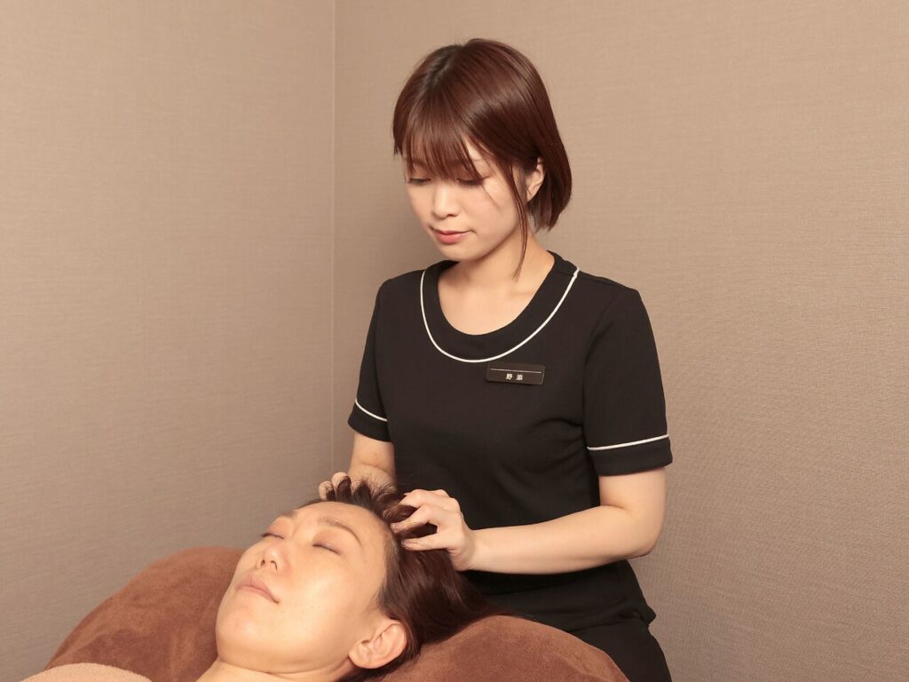 ☆AVEDAのヘッドスパで頭皮から綺麗な髪へ☆ | CHEST公式WEBサイト｜チェストは神戸（三宮・居留地・岡本 ・栄町・姫路）の美容室・美容室ヘアサロン