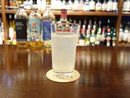 カクテル航空、低アルコール飲料。マラスキーノ 』 所収、ジン ・